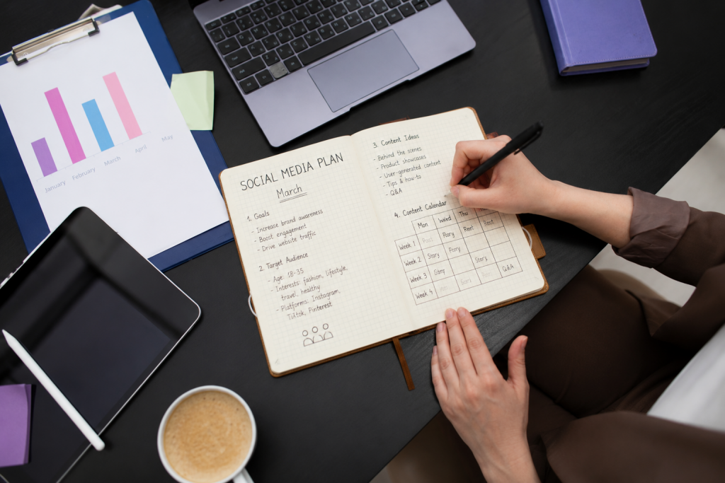 Planning posts and publishing dates with a content calendar for a social media plan